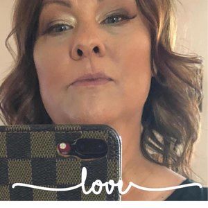 Meet your Posher, Angie